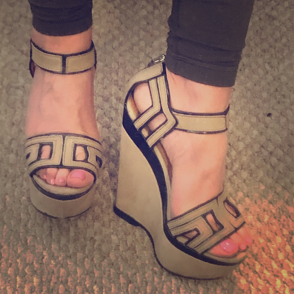L.A.M.B wedges
